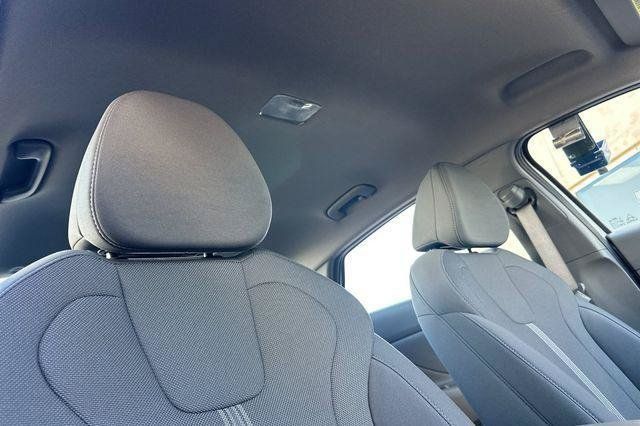 Certified 2026 Hyundai Elantra SE FWD image 17