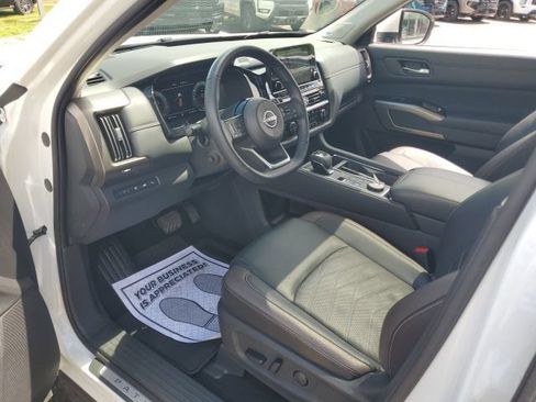 Certified 2024 Nissan Pathfinder Platinum w/ Cargo Package AWD/4WD image 26
