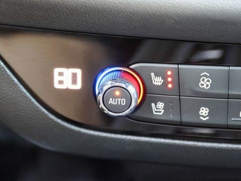 Used 2022 Buick Enclave Avenir w/ Avenir Technology Package image 28