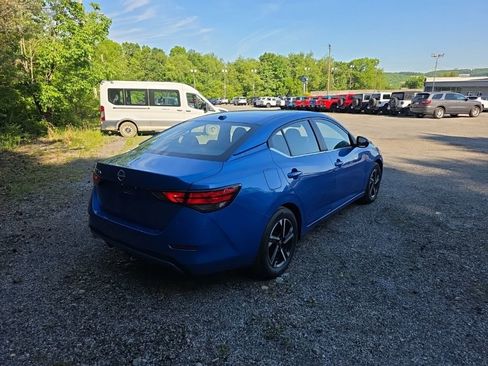 Used 2025 Nissan Sentra SV FWD image 3