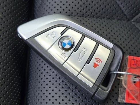 Used 2023 BMW X6 xDrive40i w/ M Sport Package image 40