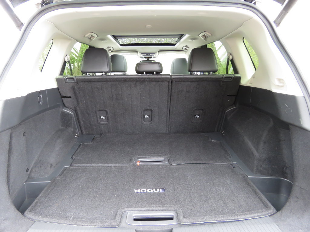 Used 2023 Nissan Rogue SL AWD/4WD image 17