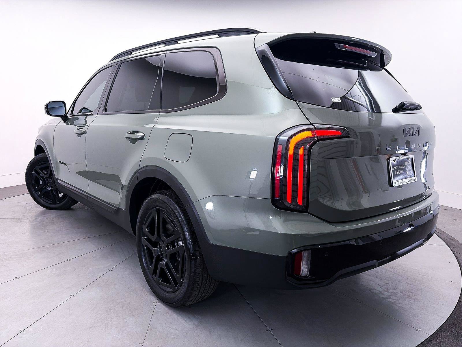 Certified 2025 Kia Telluride SX Prestige X-Line AWD/4WD image 3