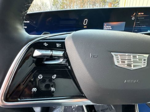 Used 2024 Cadillac Lyriq Luxury image 17