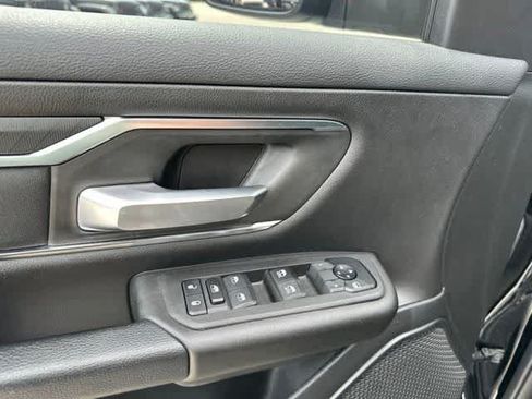 Used 2025 RAM 1500 Big Horn AWD/4WD image 9
