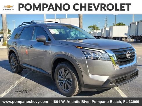 Used 2022 Nissan Pathfinder SV image 7
