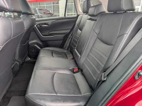 Used 2019 Toyota RAV4 XLE Premium FWD image 27