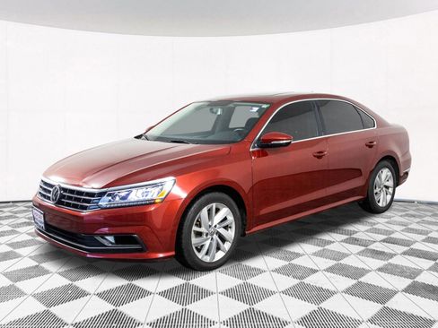 Used 2018 Volkswagen Passat 2.0T SE w/ SE Lighting Package image 10