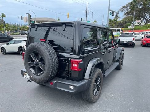 Used 2023 Jeep Wrangler Unlimited Sahara AWD/4WD image 6
