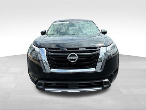 Certified 2025 Nissan Pathfinder SL FWD image 6