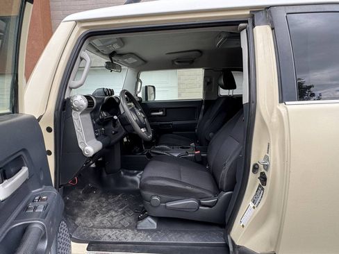 Used 2008 Toyota FJ Cruiser 4WD image 12