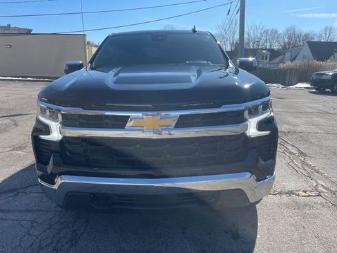 Used 2022 Chevrolet Silverado 1500 LT image 2