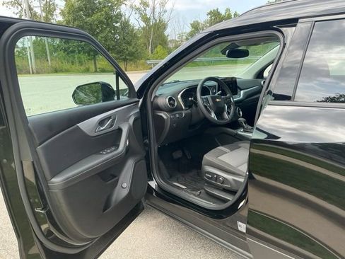 Used 2025 Chevrolet Blazer LT w/ Convenience Package AWD/4WD image 15