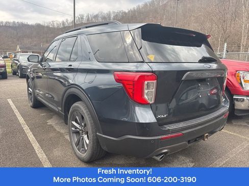 Used 2022 Ford Explorer XLT w/ Equipment Group 202A image 8