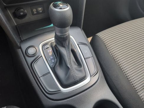 Used 2019 Hyundai Kona SE FWD image 23