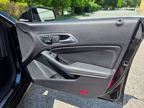 Used 2015 Mercedes-Benz CLA 250 image 30
