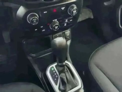 Used 2018 Jeep Renegade Sport w/ Power & Air Group FWD image 33