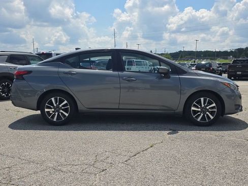 Used 2025 Nissan Versa SV FWD image 6