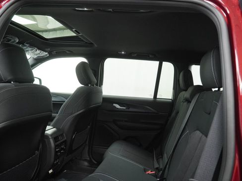 New 2026 Jeep Grand Cherokee Laredo AWD/4WD image 18