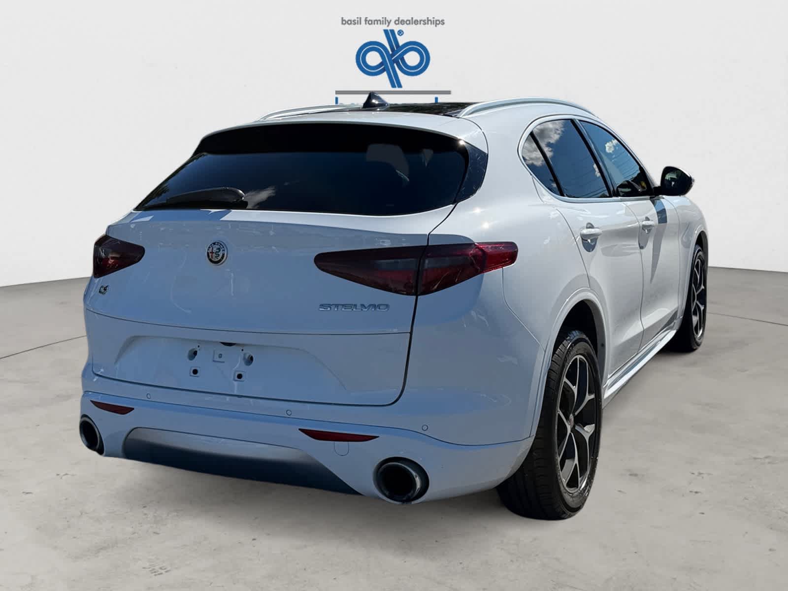 Used 2021 Alfa Romeo Stelvio Ti w/ Nero Edizione AWD/4WD image 7