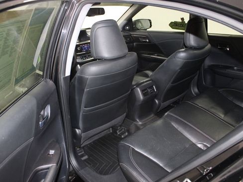 Used 2015 Honda Accord EX-L image 23