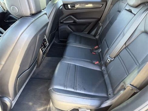 Used 2019 Porsche Cayenne image 17