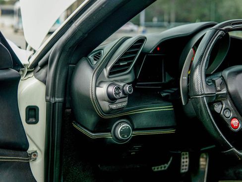 Used 2017 Ferrari 488 Spider image 38