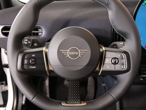 New 2026 MINI Cooper 4-Door Hardtop FWD image 3