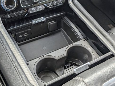 Used 2021 GMC Yukon Denali w/ Advanced Technology Package image 18