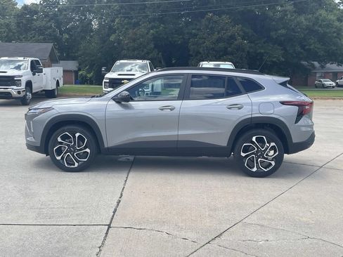 New 2026 Chevrolet Trax RS w/ Driver Confidence Package FWD image 2