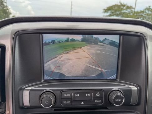 Used 2018 Chevrolet Silverado 1500 LT w/ Trailering Package AWD/4WD image 17