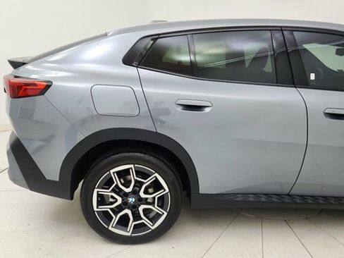 Used 2025 BMW X2 xDrive28i image 12