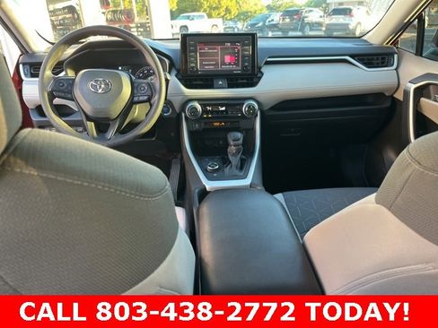 Used 2022 Toyota RAV4 XLE image 17