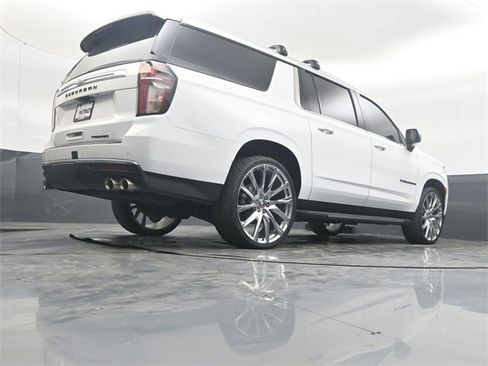 Used 2021 Chevrolet Suburban Premier w/ Premium Package image 42
