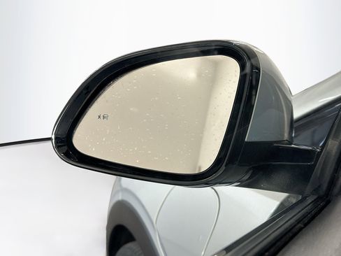 Used 2023 Chevrolet Bolt EUV Premier image 16