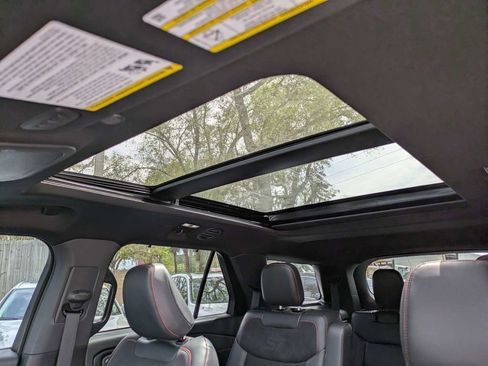 Used 2025 Ford Explorer ST AWD/4WD image 27