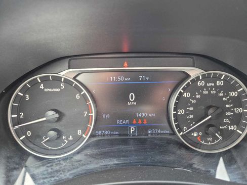 Used 2024 Nissan Altima 2.5 SV FWD image 8