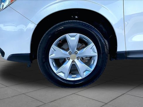 Used 2016 Subaru Forester 2.5i Premium AWD/4WD image 11