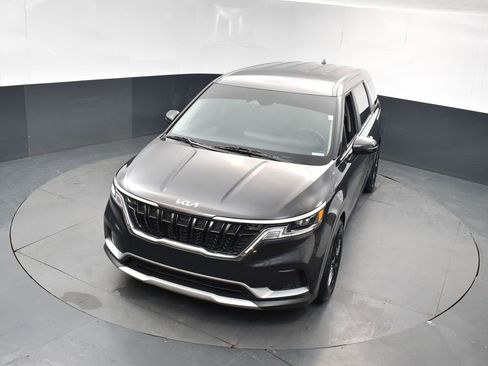 Certified 2024 Kia Carnival LX image 34