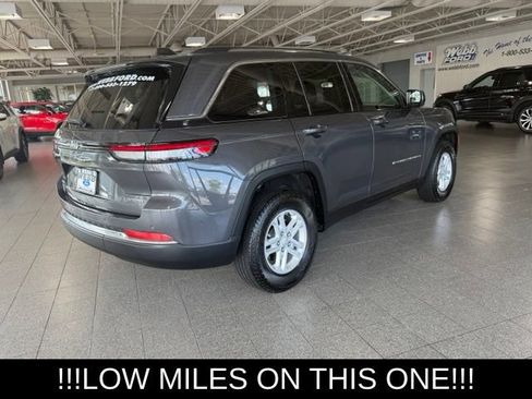 Used 2023 Jeep Grand Cherokee Laredo w/ Trailer Tow Prep Group (B) AWD/4WD image 12