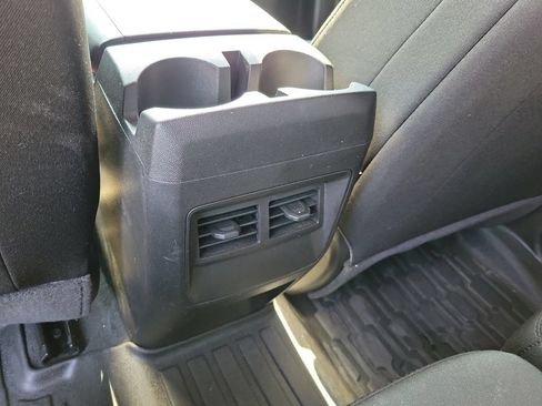 Used 2025 Chevrolet Colorado W/T RWD image 13