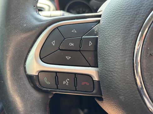 Used 2018 Jeep Compass Trailhawk w/ Cold Weather Group AWD/4WD image 16