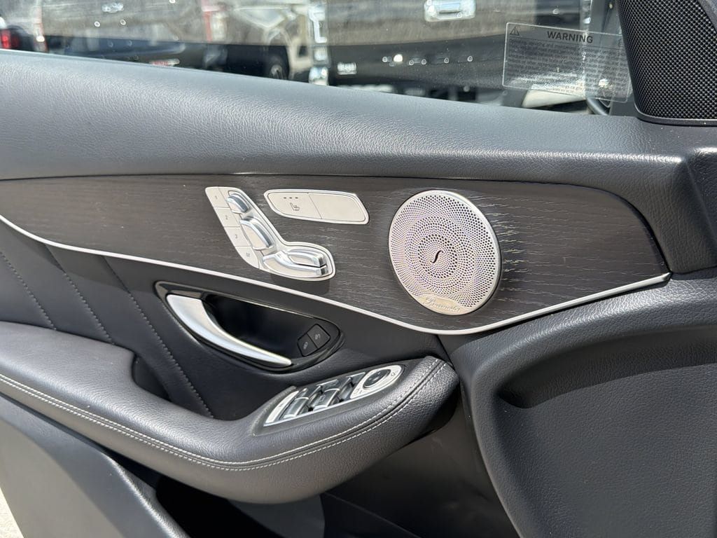 Used 2021 Mercedes-Benz GLC 300 4MATIC image 23