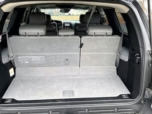 Used 2019 Toyota Sequoia Platinum image 27