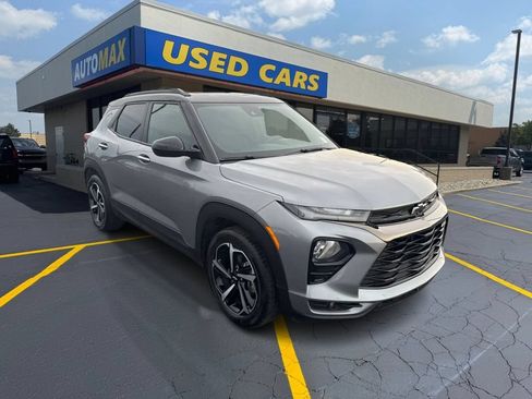 Used 2023 Chevrolet TrailBlazer RS w/ Sun and Liftgate Package FWD image 4