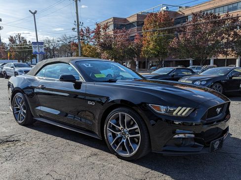 Used 2017 Ford Mustang GT Premium image 5