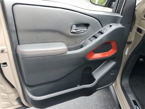 Used 2023 Nissan Frontier PRO-4X w/ Pro-4X Premium Package image 12