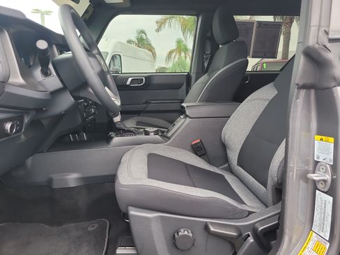 Used 2025 Ford Bronco 4-Door AWD/4WD image 16