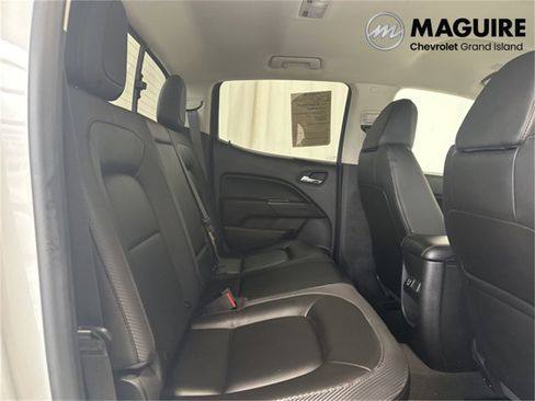 Used 2022 GMC Canyon AT4 image 19