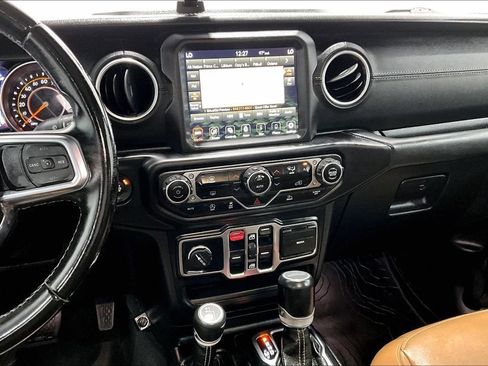Used 2021 Jeep Gladiator Overland AWD/4WD image 7